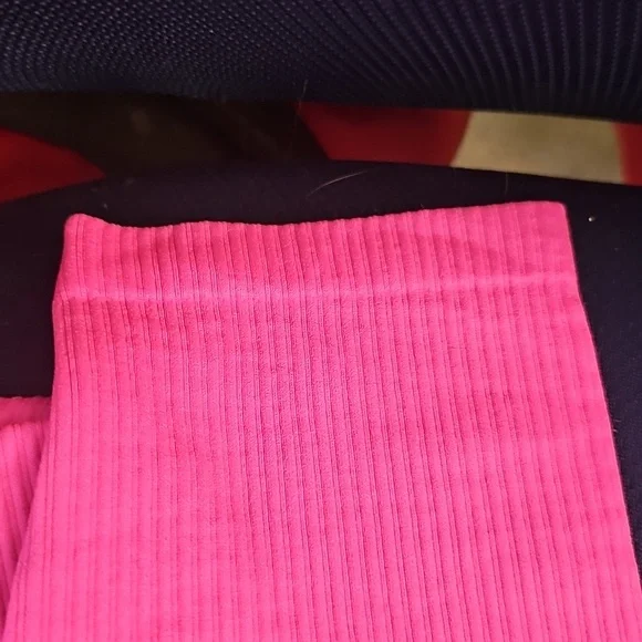 PINK Victoria's Secret Red & PINK Leggings Size M - Picture 5 of 5